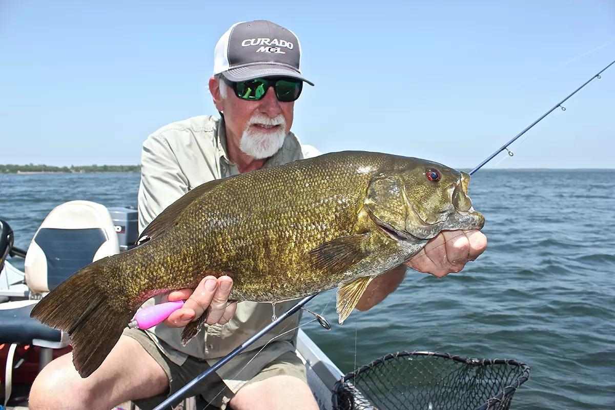 to weigh a fish a person hangs a tackle box Digital Scale Hanging Scale Fishing Scale, SKEAP 110lb/50kg Luggage Scale,Fish Weighing Scale, Upgrade Large Handle & Backlit LCD Display, Black,Fishing Gifts for Men,Black : Sports & Outdoors All About Fall Muskie Fishing