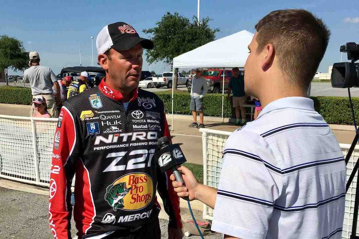 Kevin VanDam Partners with Costa Sunglasses - Fishing Tackle Retailer - The  Business Magazine of the Sportfishing Industry