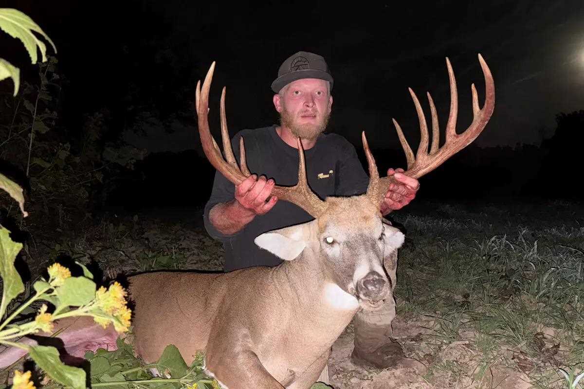 large 6x7 frame buck