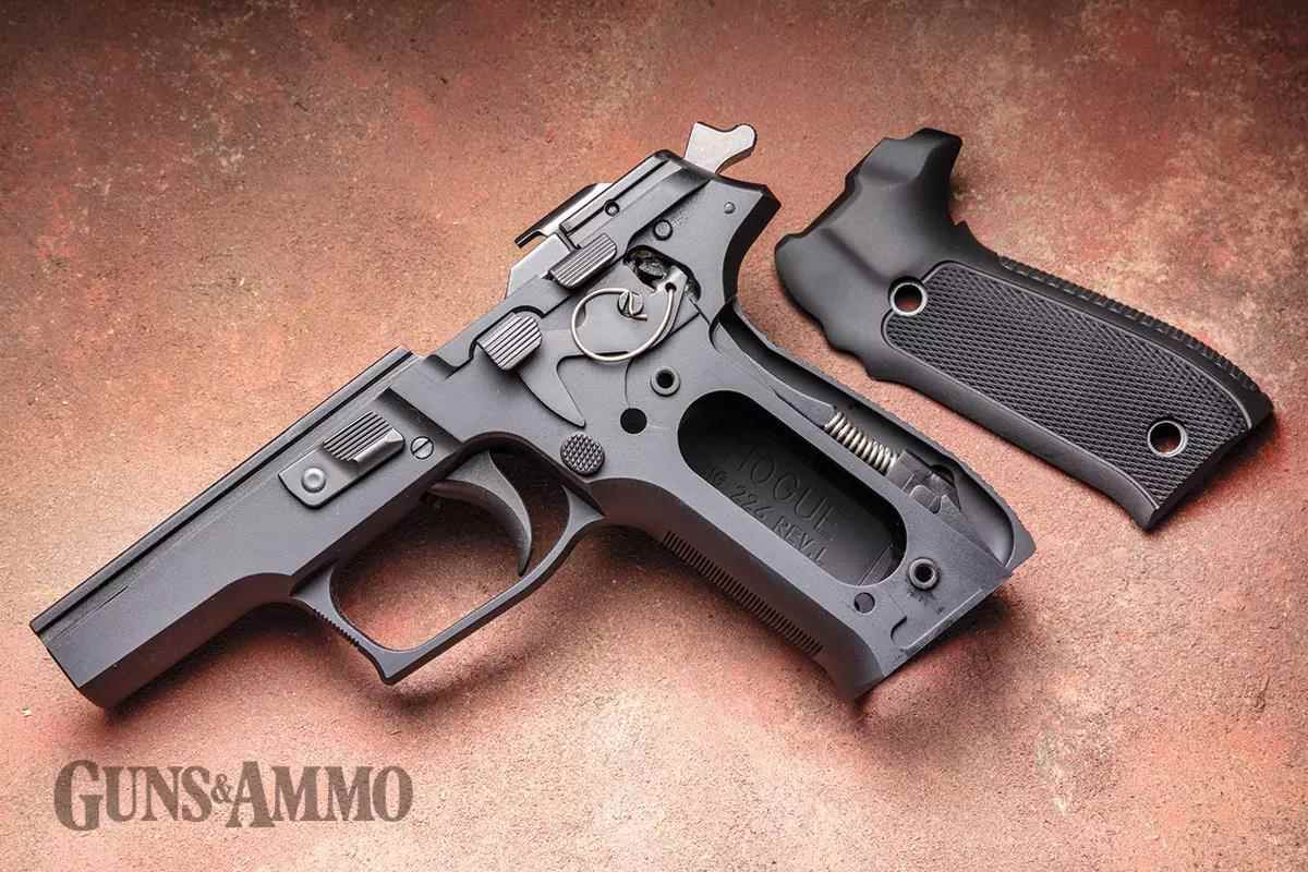 gaad-241100-sig-sig-sauer-p226-03-1200x800