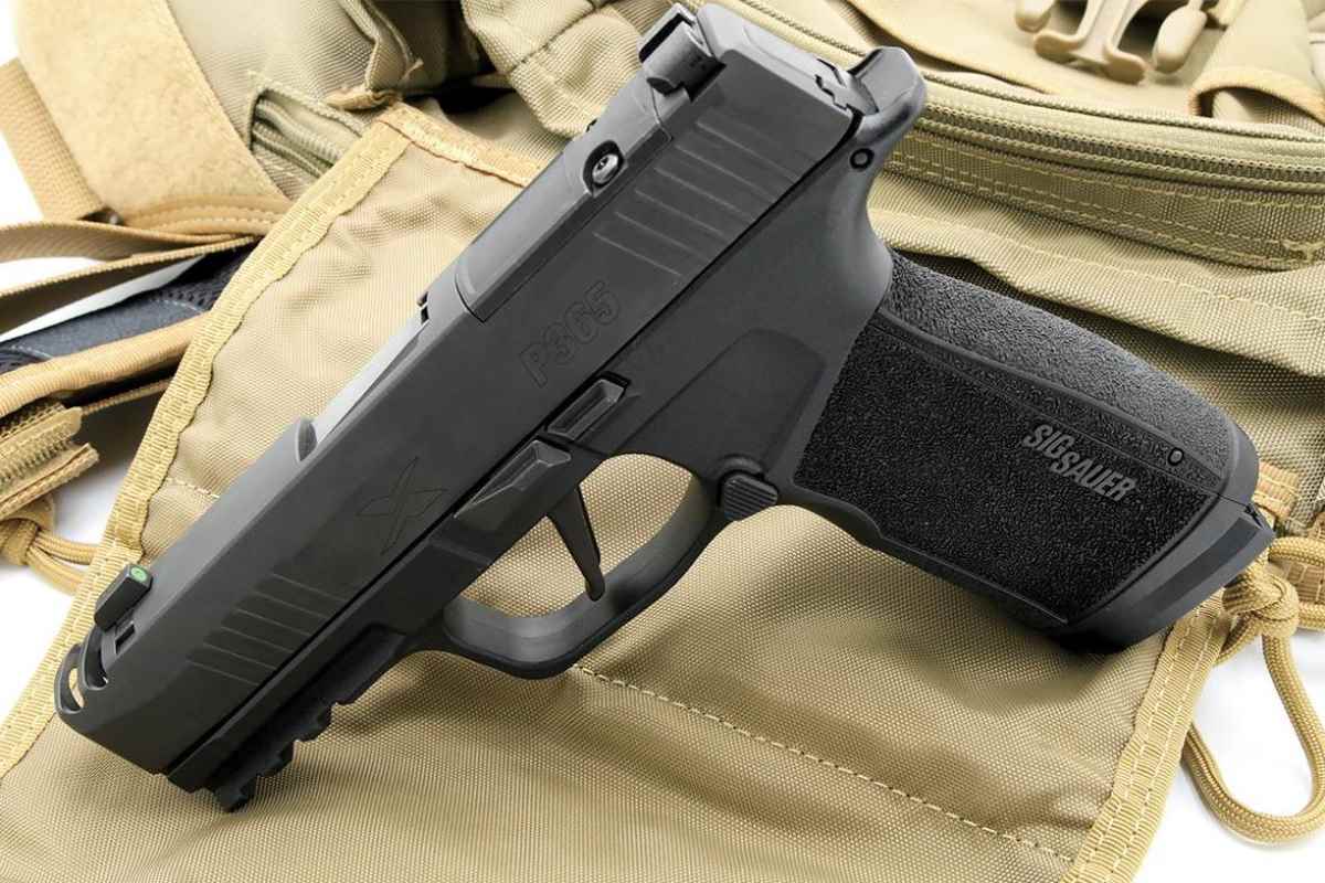 SIG Sauer P365-XMacro Striker-Fired Semiauto 9mm Pistol