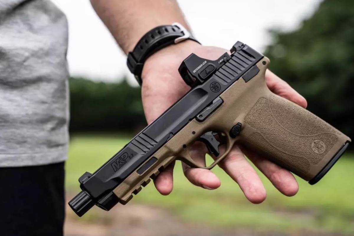 Smith & Wesson Introduces FDE to M&P 5.7 Series