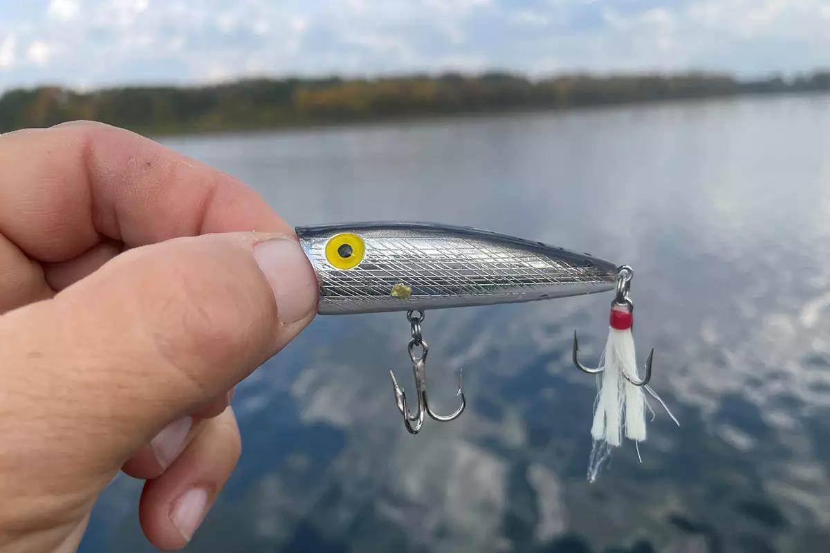 fish lure 2010 A-TOM-MIK Tournament Series Trolling Fly: Big Fin collectible fish knife Size:6cm/5g and trout are feeding DAIWA BG 1500, 2000,