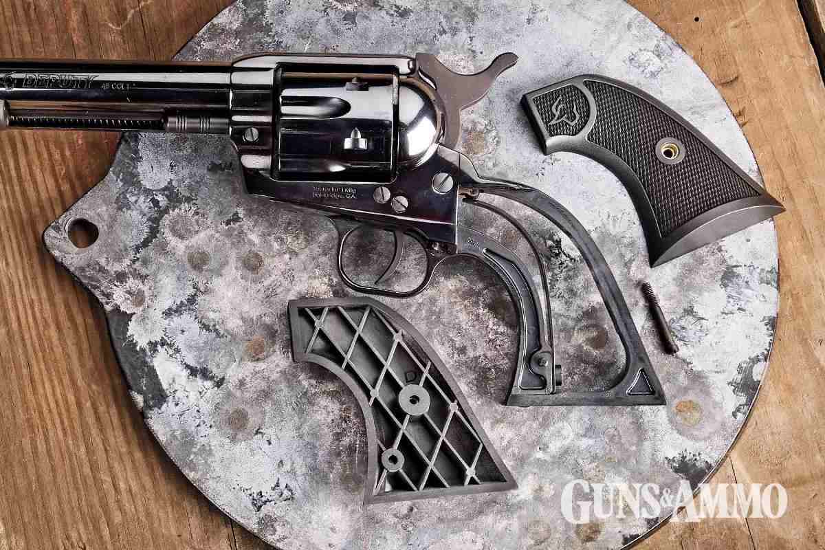 gaad-250900-ph1-taurus-deputy-45-colt-06-1200x800
