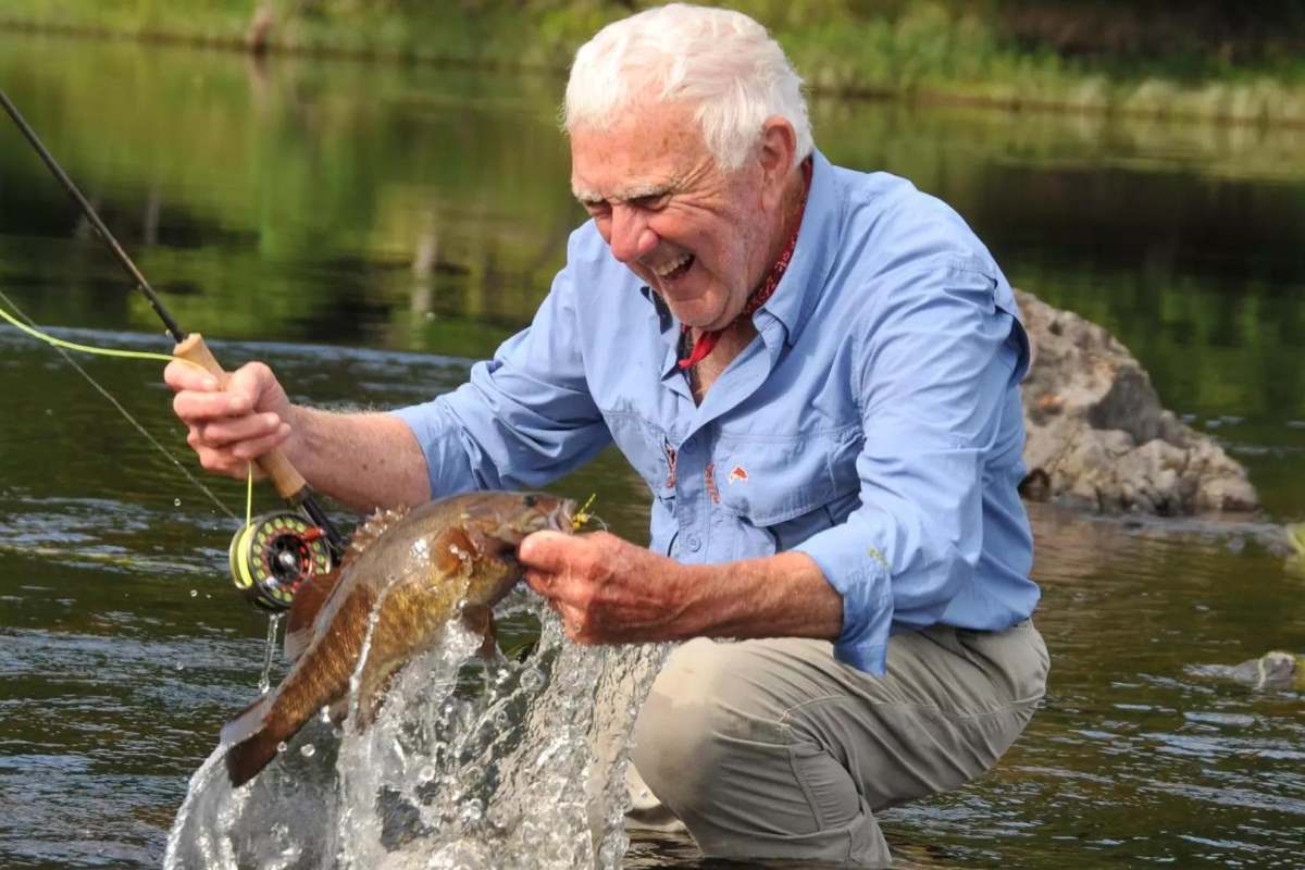 Dave Whitlock, a Star of the Fly-Fishing World, Dies at 88 - The