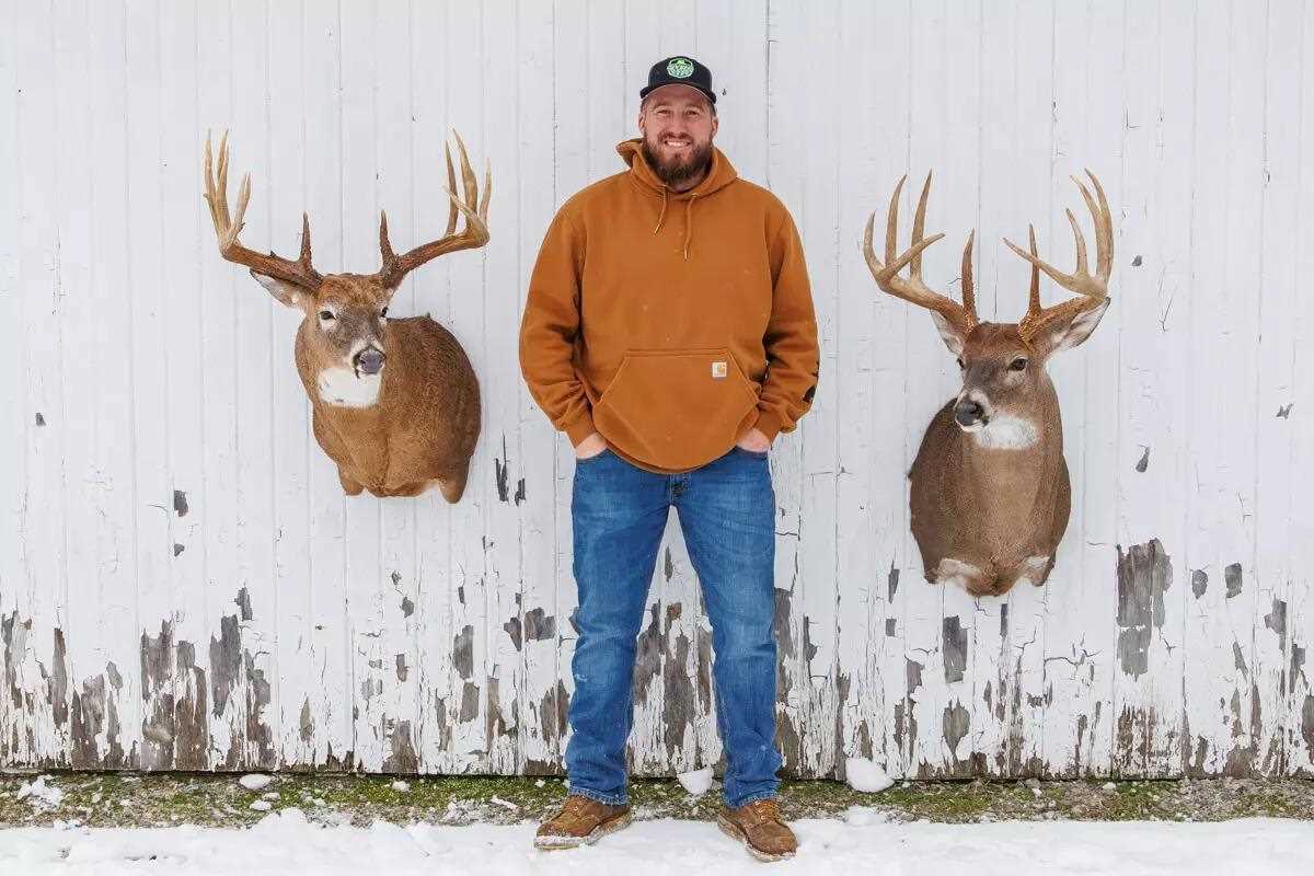 The Right Five Acres: 380 Inches from Two Big Bucks