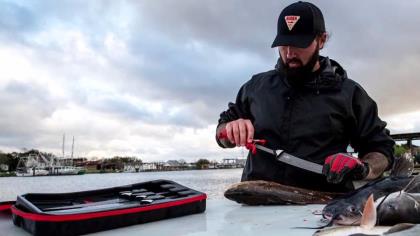 How to Work Berkley's Agent E Swimbait with Edwin Evers - Game & Fish