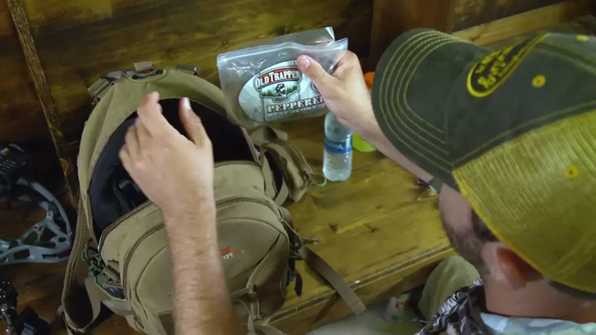 Is Beef Jerky the Best Snack for the Serious Whitetail Hunter?