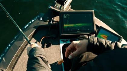 Walleye pro Tom Huynh runs through his favorite features on the Vexus DVX22