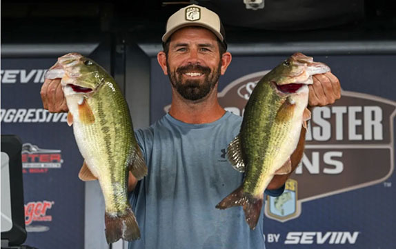 Faber Atop Tight Leaderboard After Day 2