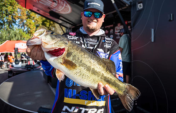 Daughter's diagnosis takes Sonar out of Opens