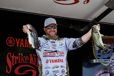 Canterbury leads after first day at Douglas