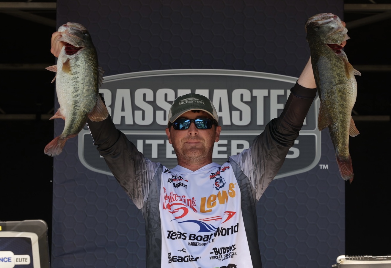 Garrett Gets The Right Bites At Harris