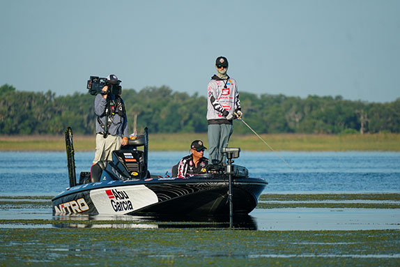 Lee Tops Group B As Knockout Round Set