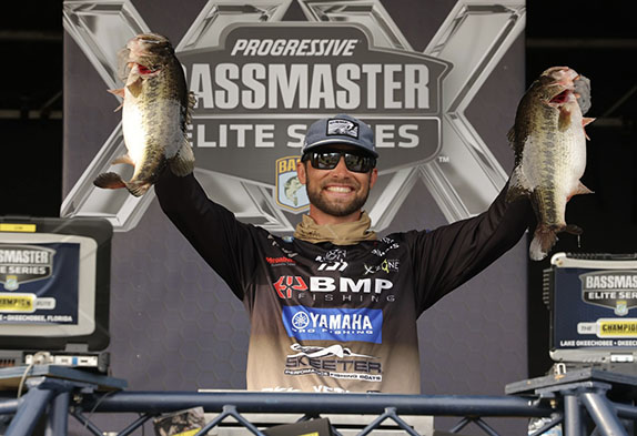 Palaniuk Pushes Lead To 18 Pounds