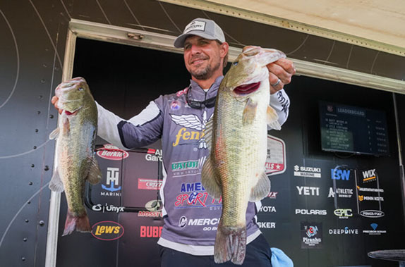 Poche Maintains Solid Lead On Day 2