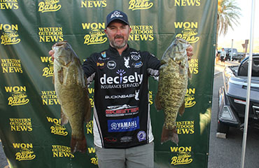 Smith takes lead at Mohave with 43.84 total